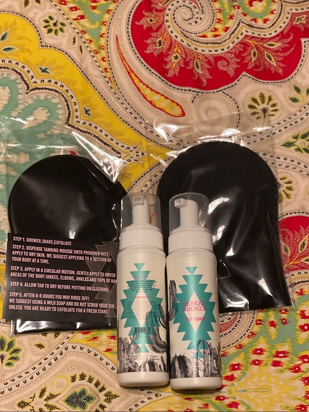 Desert Bronze Self Tanner Mousse with Applicator Mitts - Turquoise & White